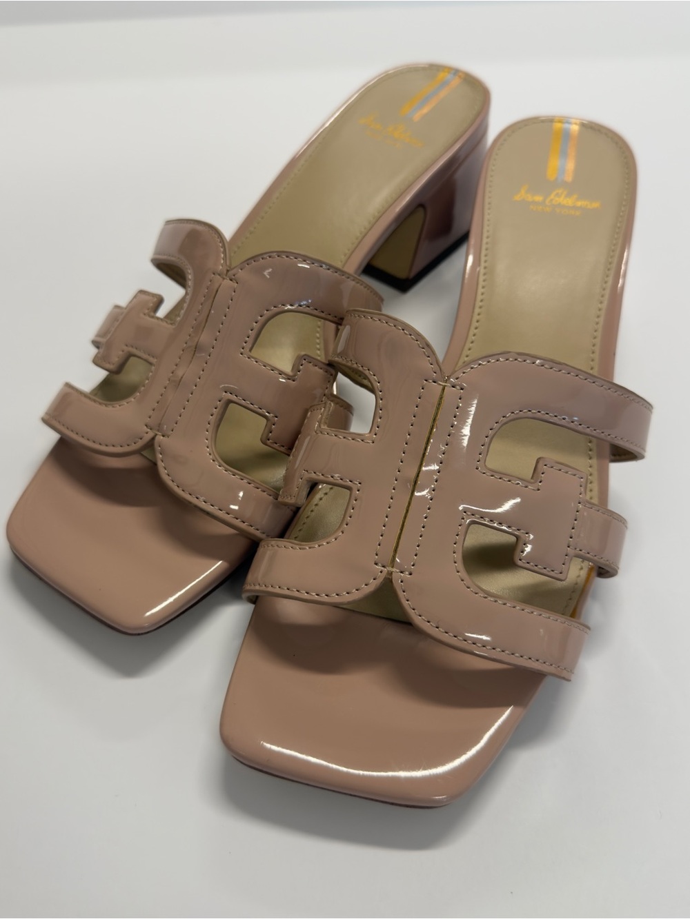 Sam Edelman Winslow Emblem Slip-On Patent Leather Slides in Blush Size 9